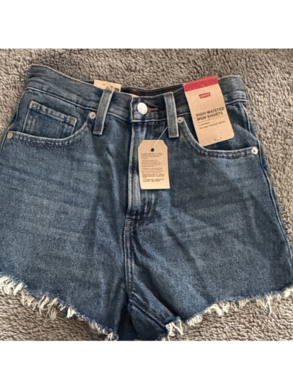 NWT Levi’s High-Rise Mom Shorts Denim Size 24